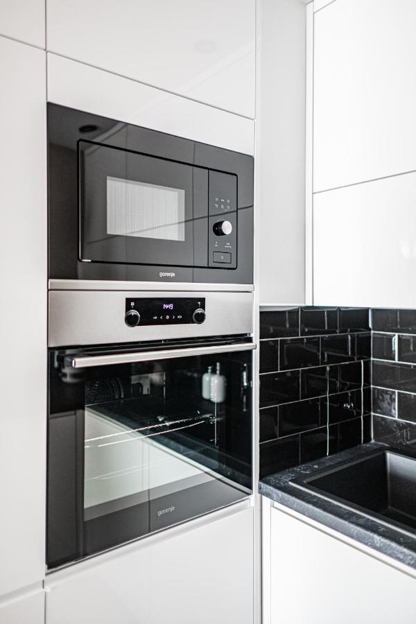 Apartment 24H With Free Garage And Ac Jagielly 5 Breslavia Exterior foto