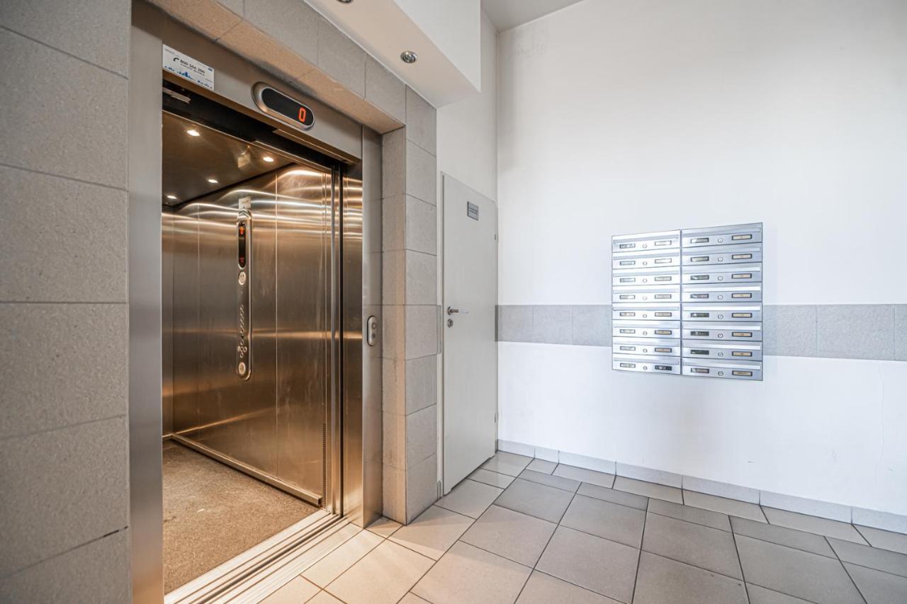 Apartment 24H With Free Garage And Ac Jagielly 5 Breslavia Exterior foto