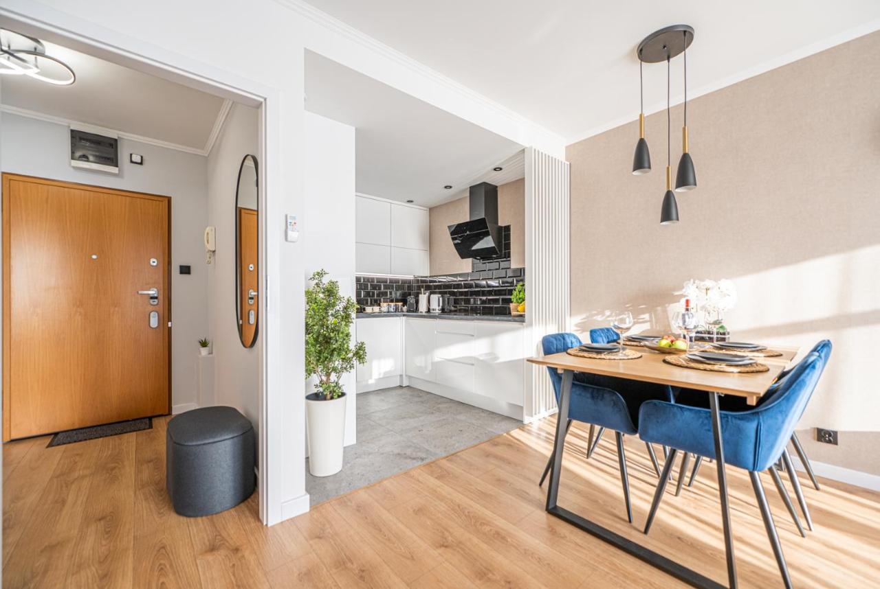 Apartment 24H With Free Garage And Ac Jagielly 5 Breslavia Exterior foto