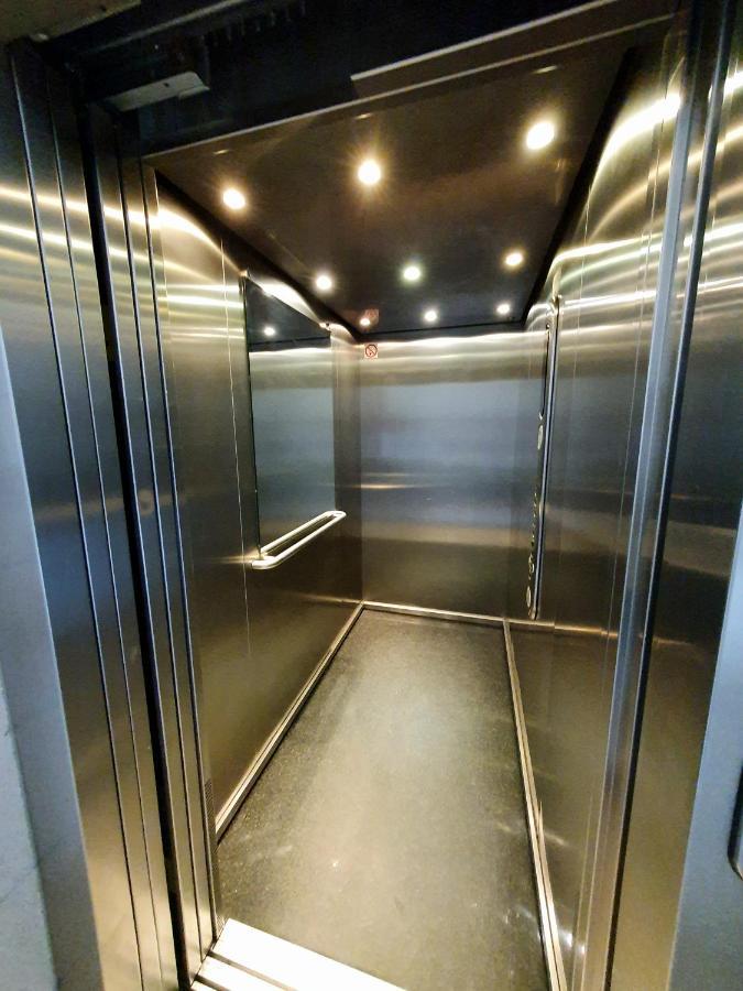 Apartment 24H With Free Garage And Ac Jagielly 5 Breslavia Exterior foto